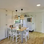 Sea Birds Chalet *